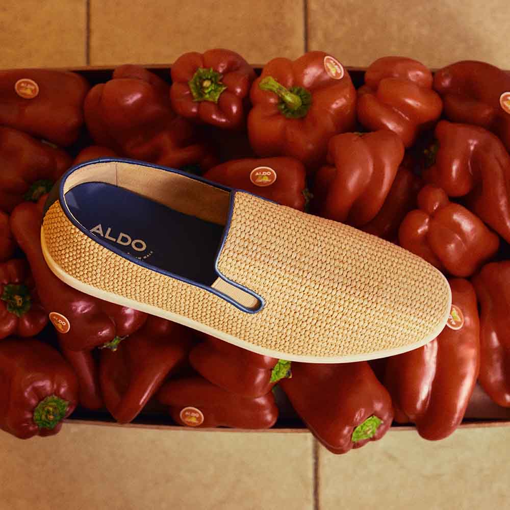 Seawinda-In Men's Natural Low-Top image number 2